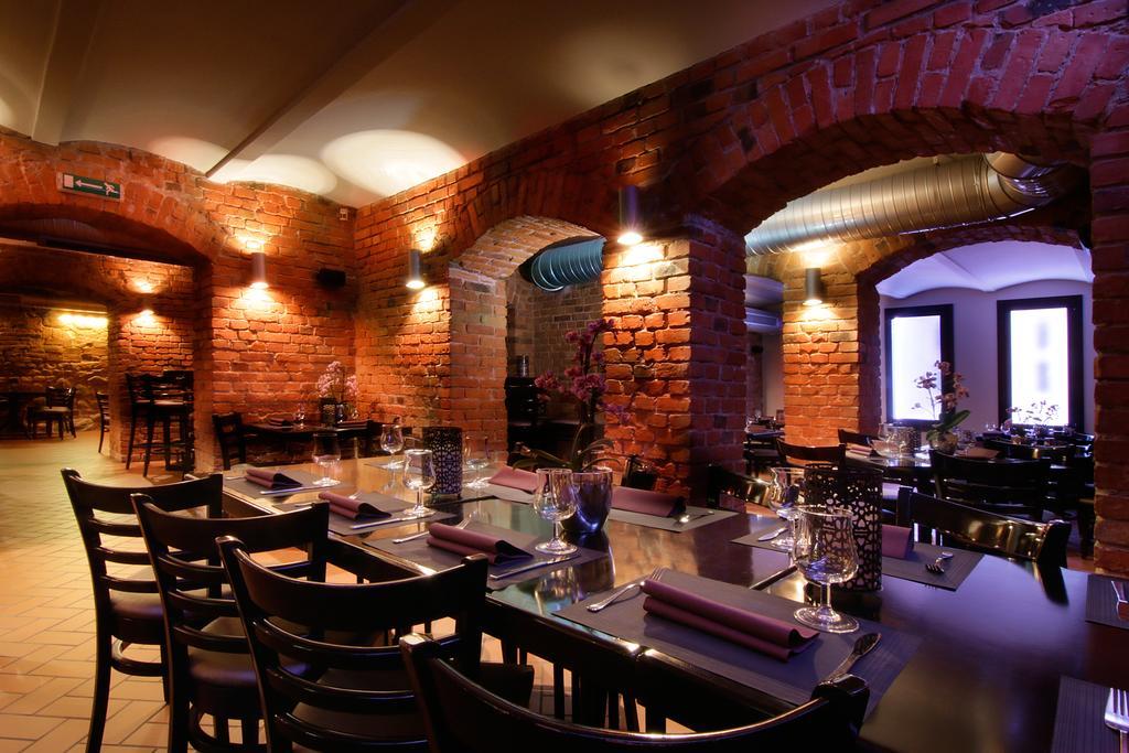Brovaria Hotel Stary Rynek - Old Town Square بوزنان المظهر الخارجي الصورة