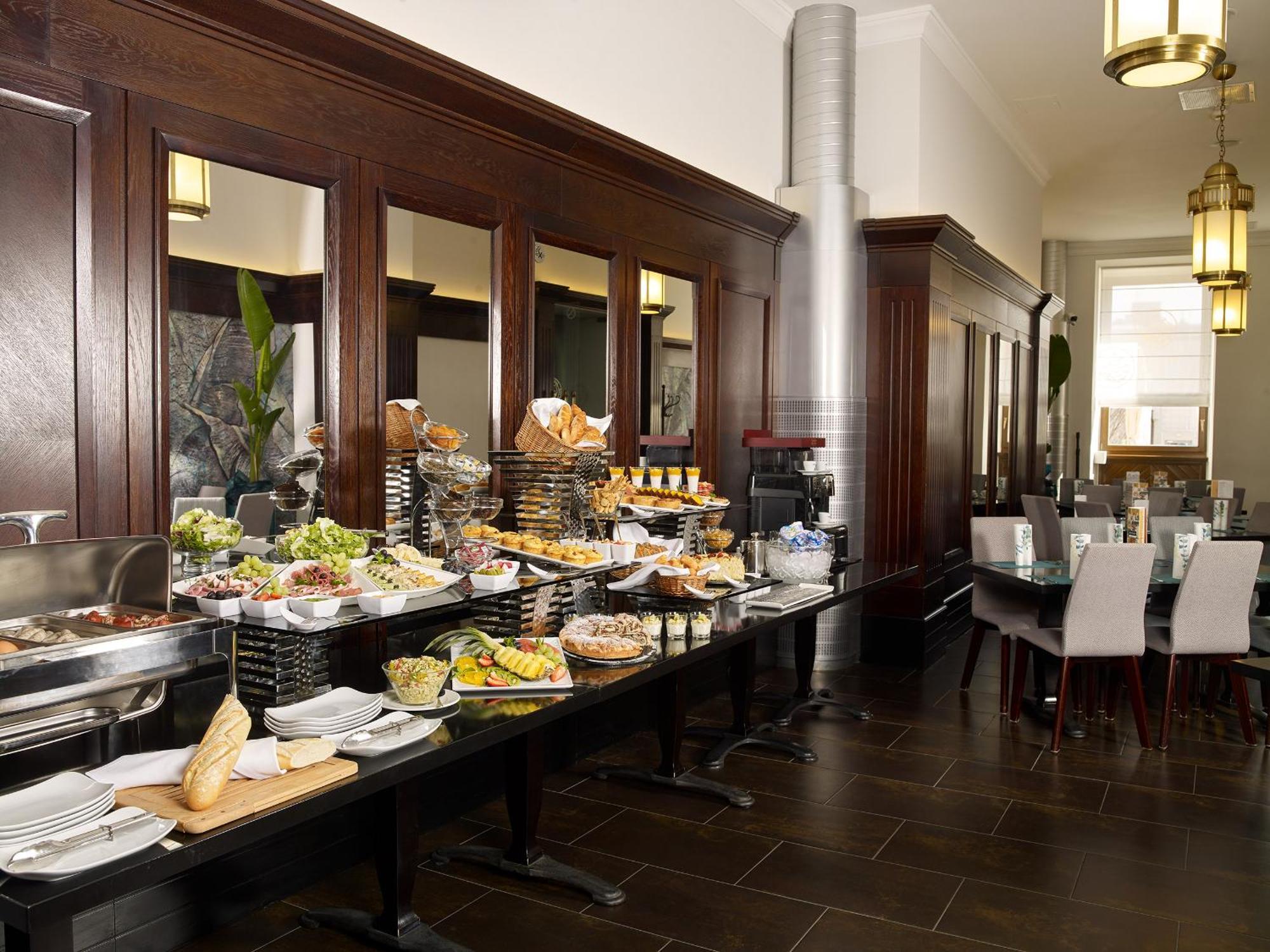 Brovaria Hotel Stary Rynek - Old Town Square بوزنان المظهر الخارجي الصورة