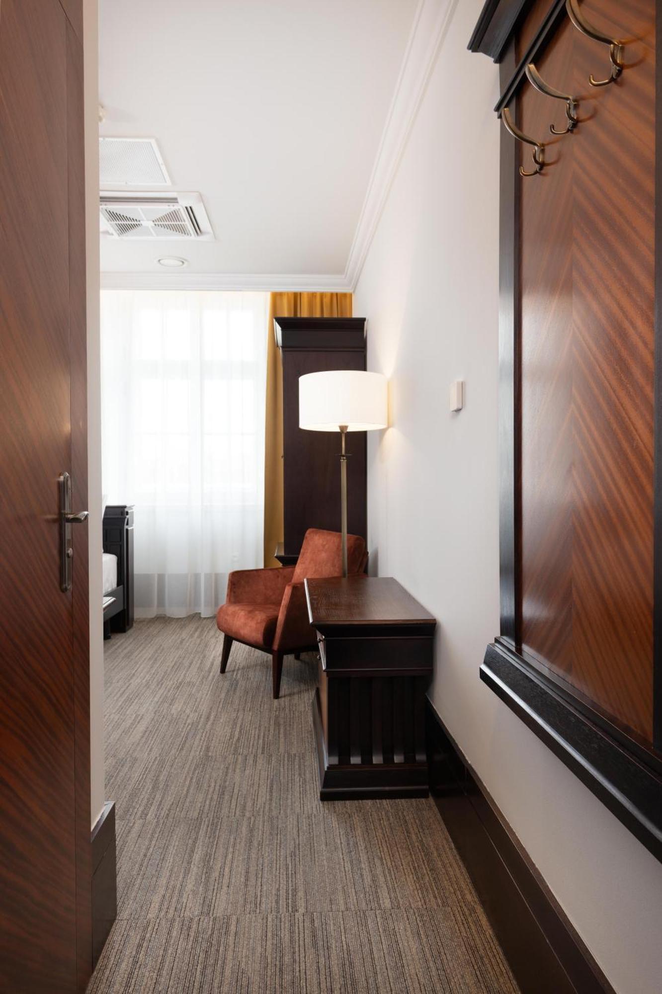 Brovaria Hotel Stary Rynek - Old Town Square بوزنان المظهر الخارجي الصورة