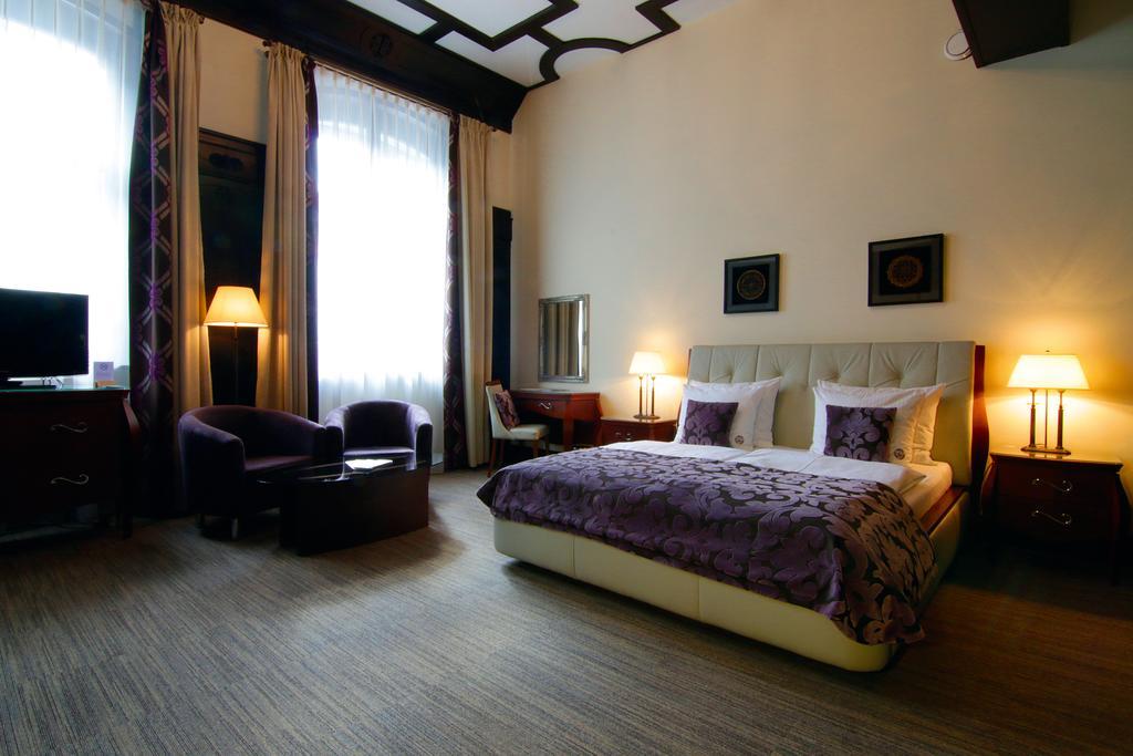 Brovaria Hotel Stary Rynek - Old Town Square بوزنان الغرفة الصورة