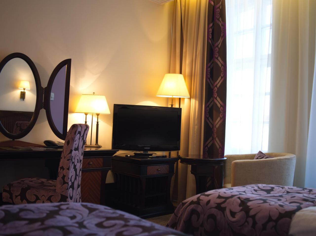 Brovaria Hotel Stary Rynek - Old Town Square بوزنان المظهر الخارجي الصورة